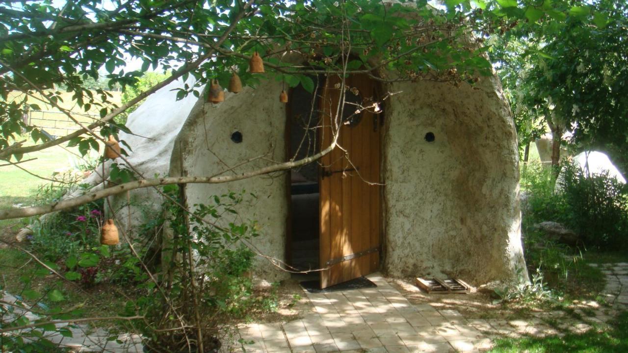 Kerterre Des Gallerands Bessais-le-Fromental Exteriör bild